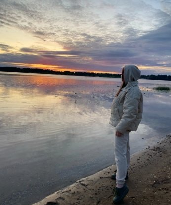 У меня есть множество возможностей для полного расслабления и разнообразия встречи. В Москве я считаю, что не только уютный дом, но и мои роскошные апартаменты - это самое лучшее место для нашей встречи, где ты будешь чувствовать себя особенным и желанным. Люблю позитивных и щедрых мужчин, готовых наслаждаться каждым мгновением со мной. Мои фото и отзывы настоящие, ведь я ценю доверие и комфортность. Открой для себя новые грани удовольствия вместе со мной 😉💖 Наташа